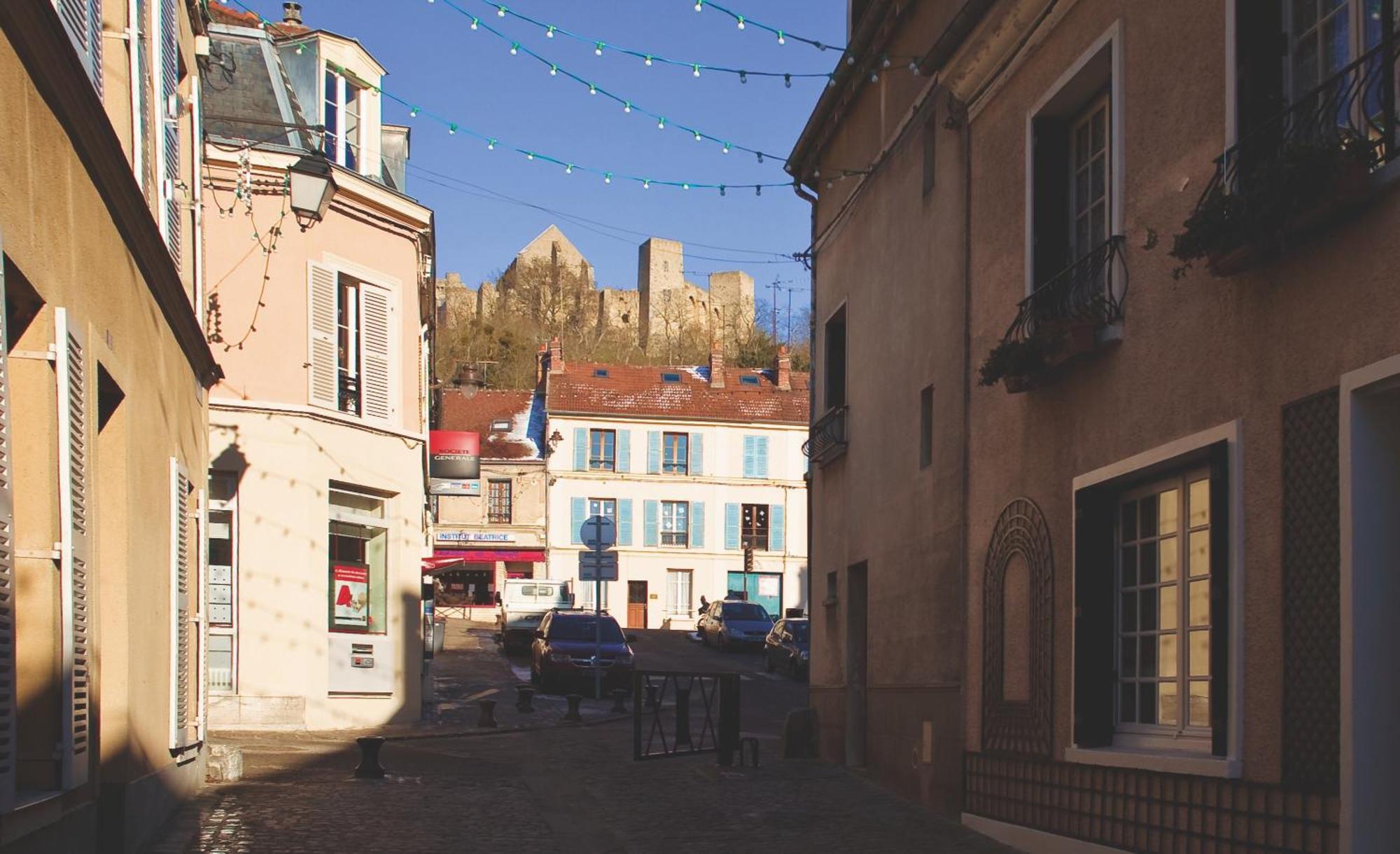 Residence Hotel Les Ducs De Chevreuse Avec Hebergement, Repas & Pdj, Seminaire, Bureau & Parking Exterior foto