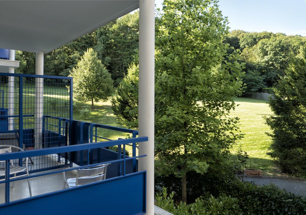 Residence Hotel Les Ducs De Chevreuse Avec Hebergement, Repas & Pdj, Seminaire, Bureau & Parking Exterior foto